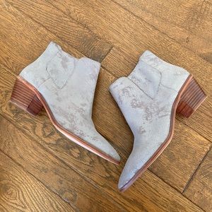 Sole Society Lilianna Pointed Toe Gray Ankle Boot